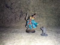 Dark Sword Miniatures (DSM7409  Female Ranger with Falcon and Long Sword) - Vue 4